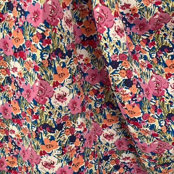Perfectly Priscilla Floral Blouse - Picture 8 of 8